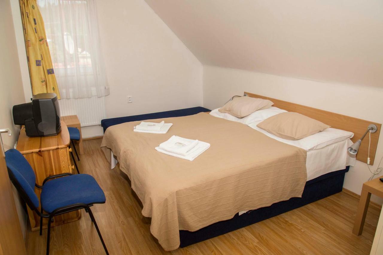Hotel U Lip Trojanovice Frenstat pod Radhostem Exterior photo